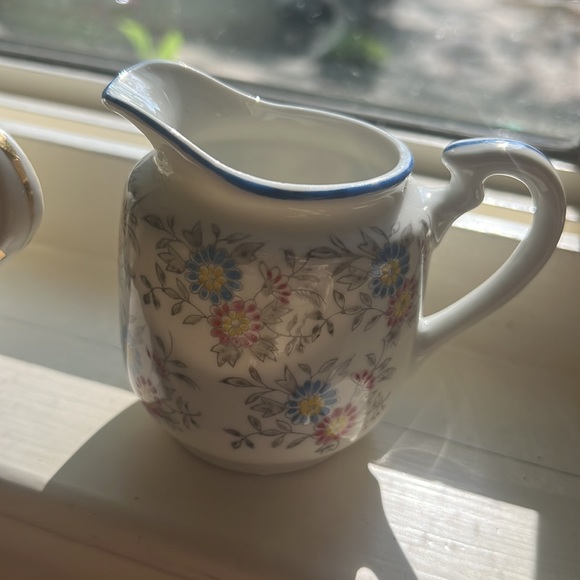 Tiny Pitcher - Picture 4 of 8